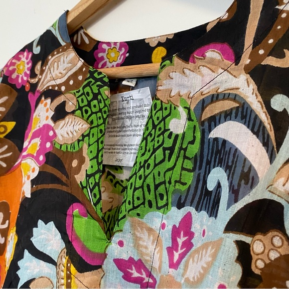 NWT Floral pattern tunic, boho 3/4 sleeve top, vneck top, kurti, swim cover up - Picture 2 of 5